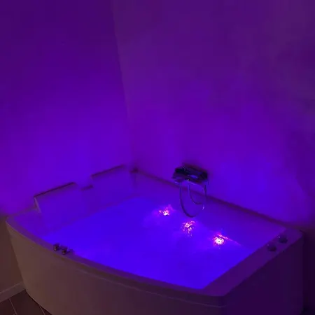 Apartment Jacuzzi D'europe, 40e Etage Puteaux