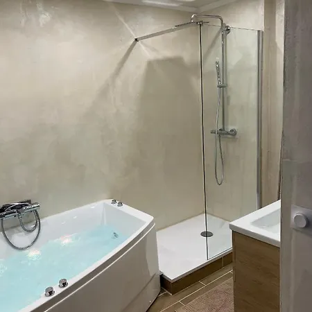 Jacuzzi D'europe, 40e Etage *